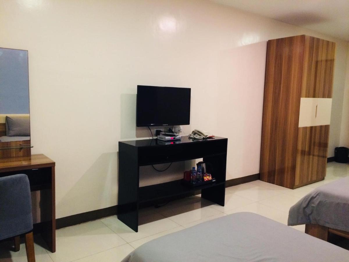 Ybc Grand Hotel Olongapo Luaran gambar