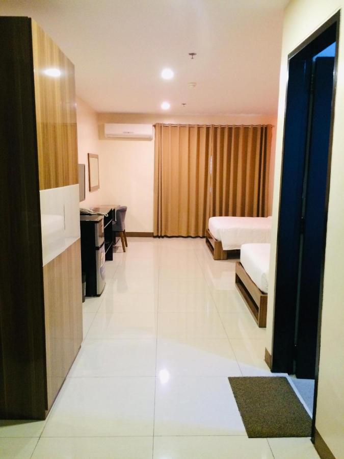 Ybc Grand Hotel Olongapo Luaran gambar