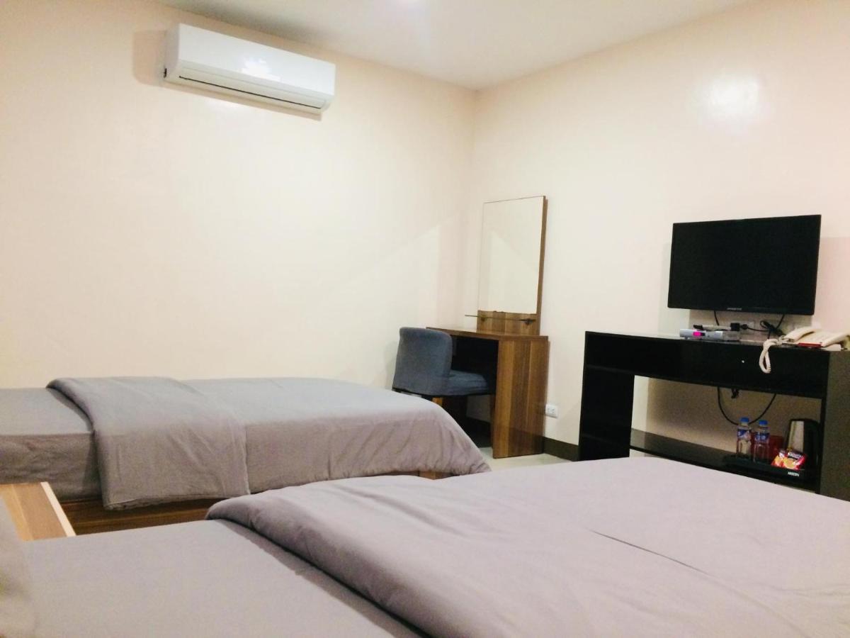 Ybc Grand Hotel Olongapo Luaran gambar