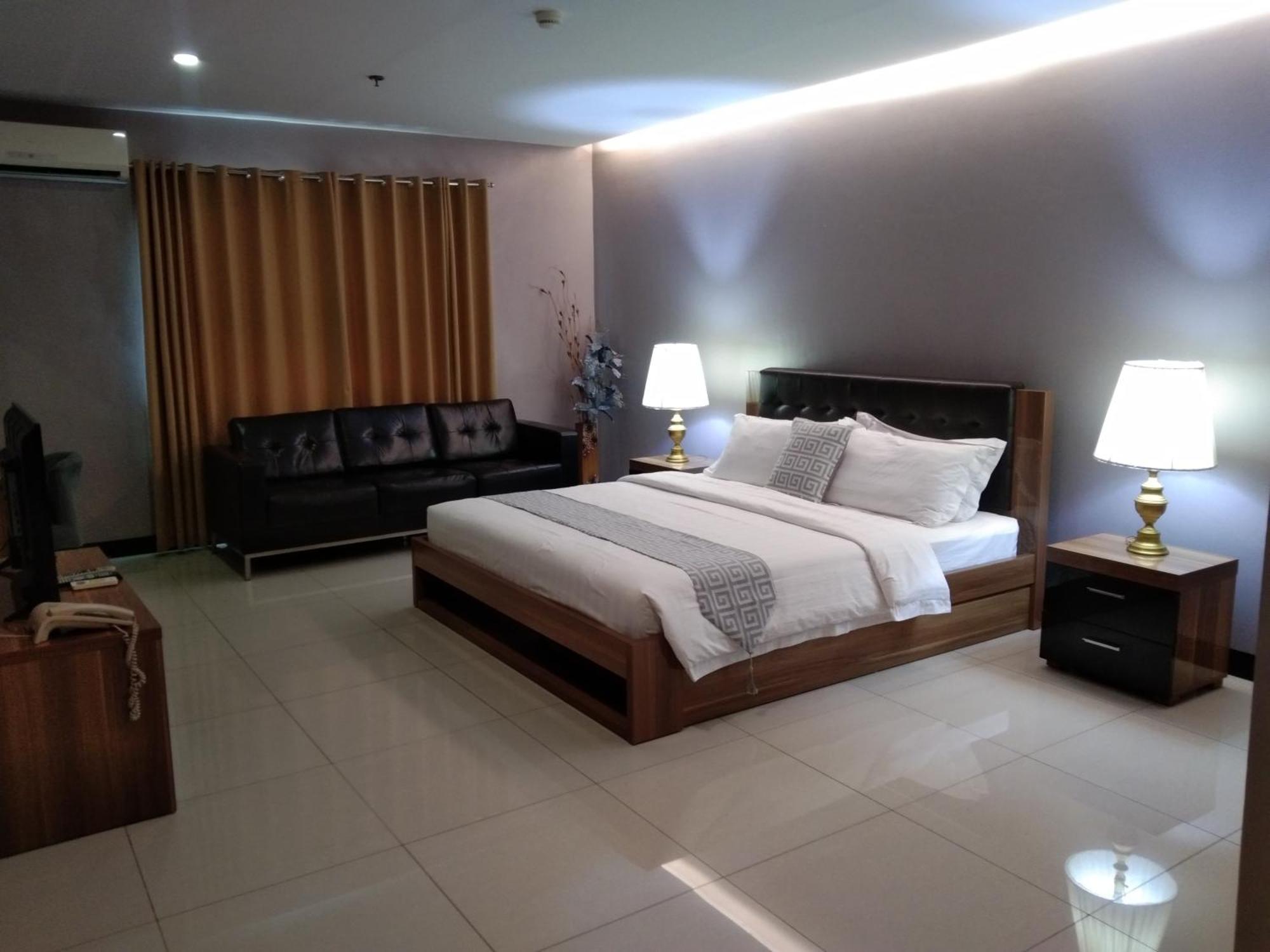 Ybc Grand Hotel Olongapo Luaran gambar