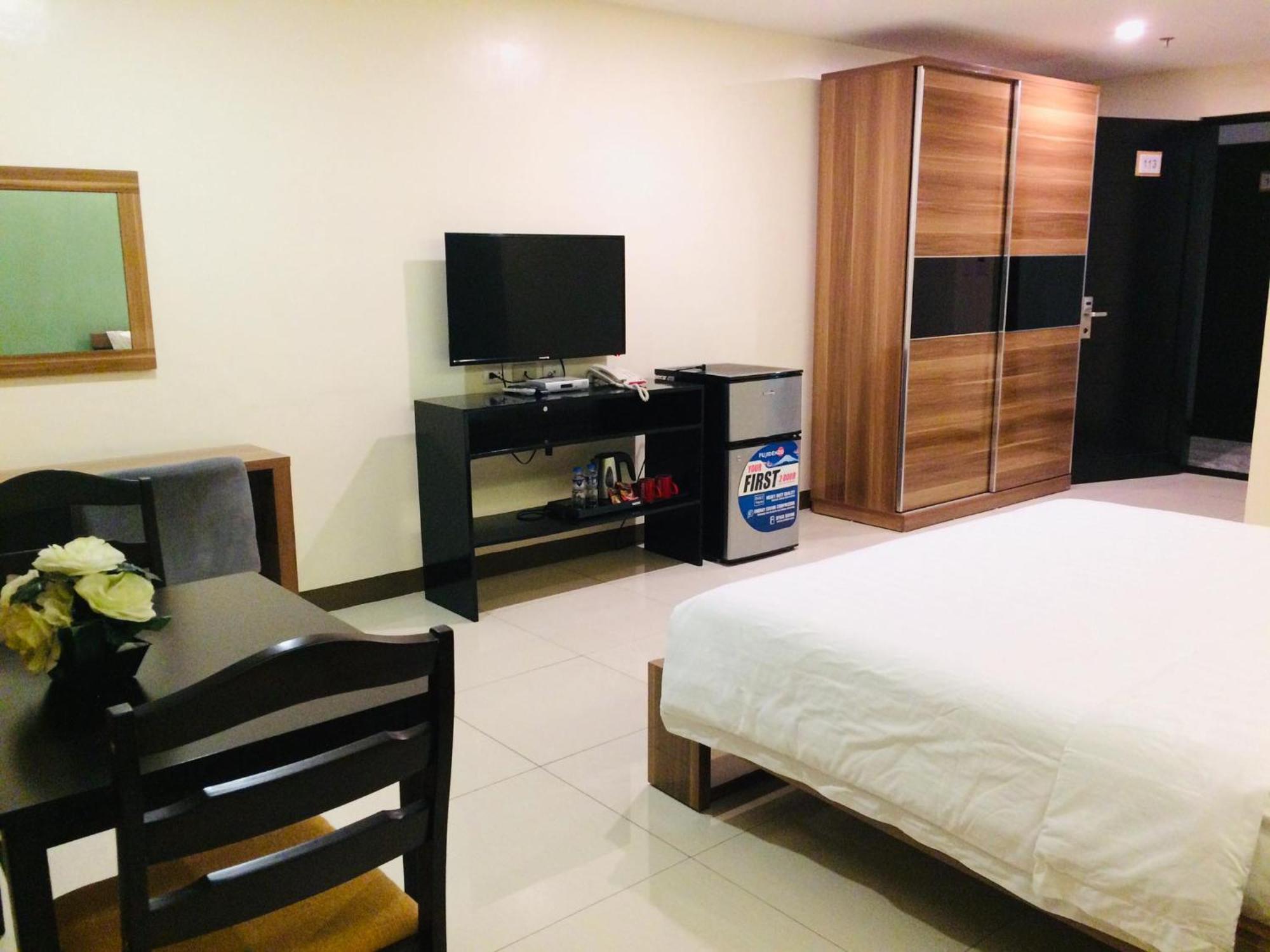 Ybc Grand Hotel Olongapo Luaran gambar