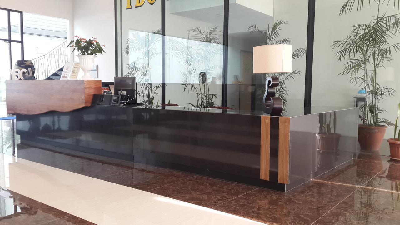 Ybc Grand Hotel Olongapo Luaran gambar